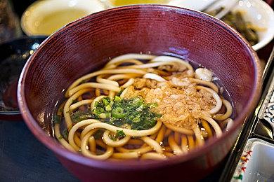 《地狱潜者2》化身16位像素风致敬经典合金弹头